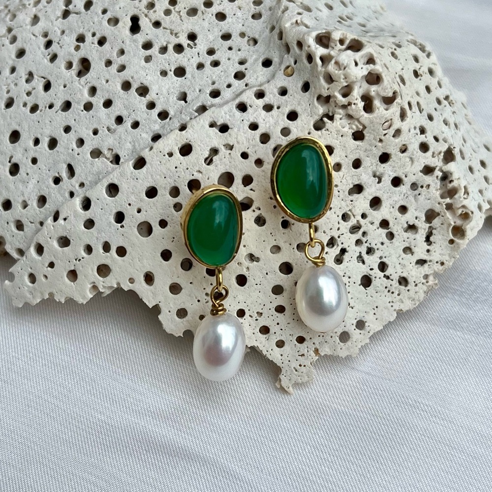 EA022 Green agate & top quality rice shape fresh water earrings
